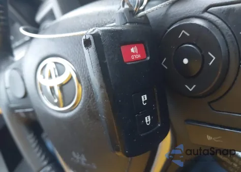 2018 Toyota Rav4 Xle z USA, uszkodzony, nr VIN 2T3WFREV7JW424161